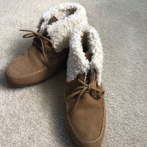 NWOT Super soft Gap moccasin style bootie